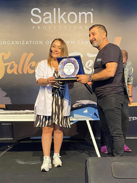 Hamiyet Mavili Eğitim ve Sertifikalar